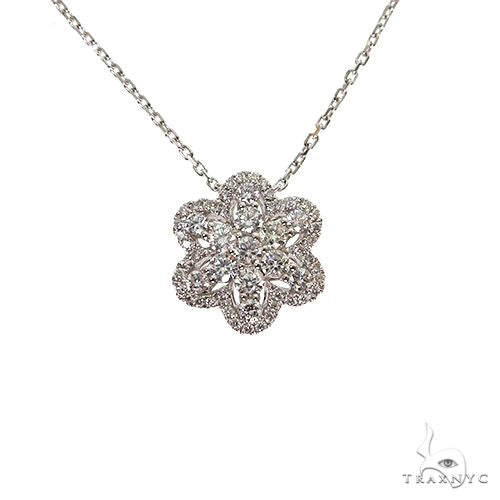 18k gold flower diamond necklace in yellow gold – floral pendant face-up view showing diamond-set petals