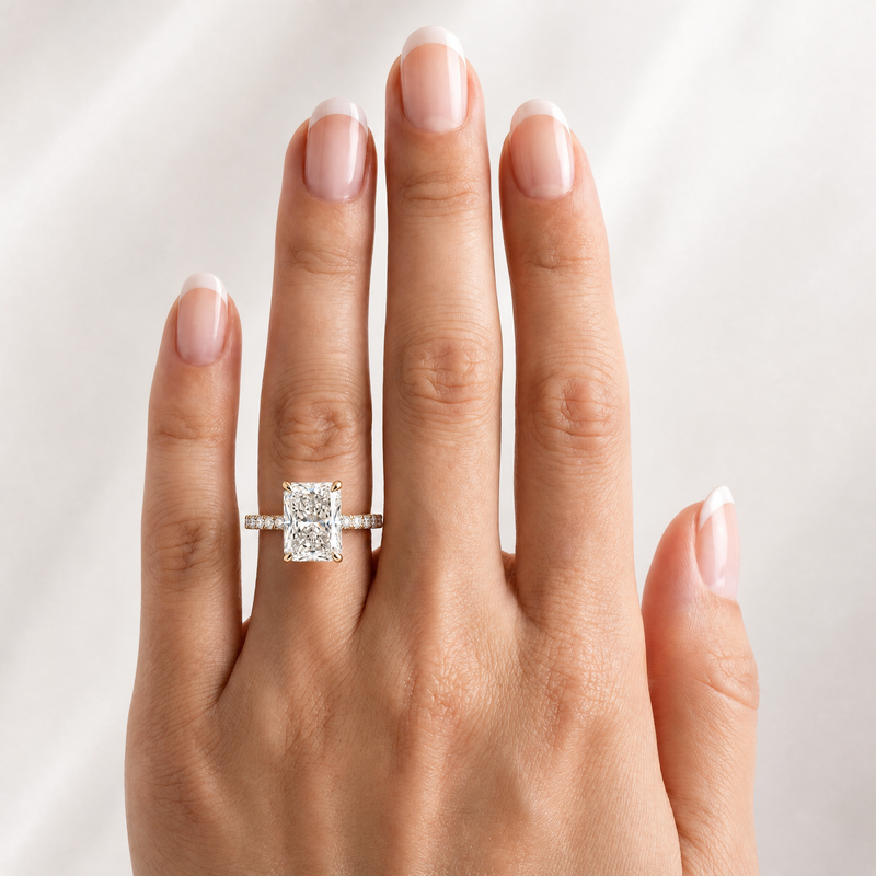 Radiant Cut Diamond Engagement Ring in 18K gold, view 8