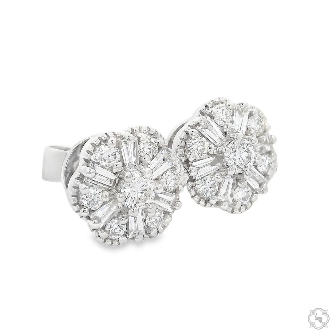 m⭐︎Floral Motif Short Earring - white Sparkling Flora Studs Diamond Earrings 70093 | TraxNYC