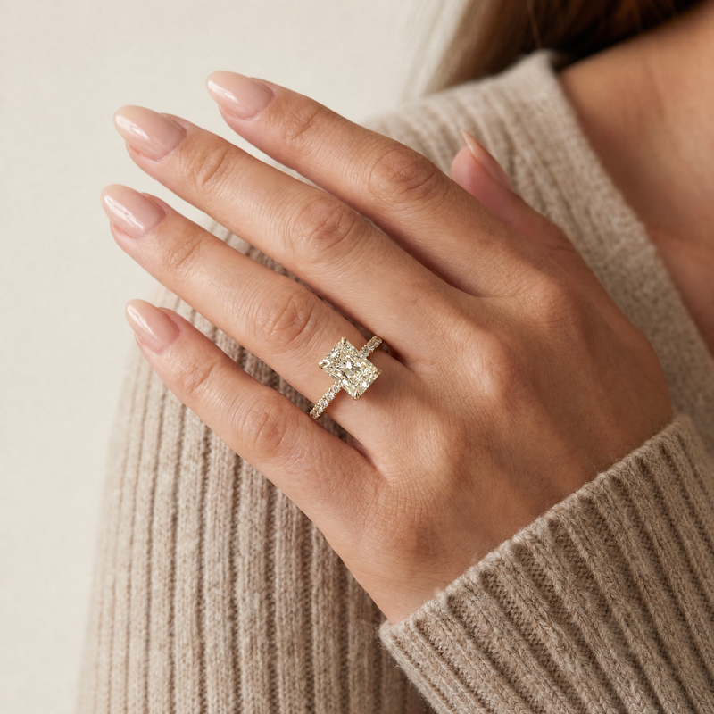 Radiant Cut Diamond Engagement Ring in 18K gold, view 9