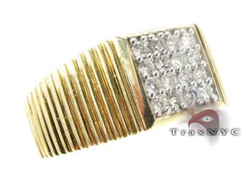 Yellow gold men's ring with square diamond cluster and ribbed band detailing