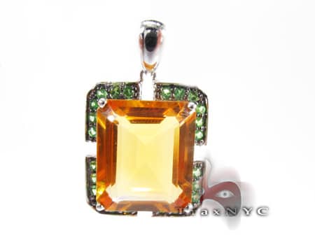 Green Garnet Pendant 9043 - Image 1