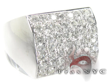 Men's yellow gold ring with square pave-set diamond cluster top