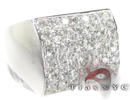 Men's yellow gold ring with square pave-set diamond cluster top