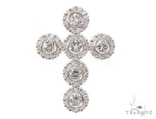 18K white gold cross pendant with bezel-set round diamonds