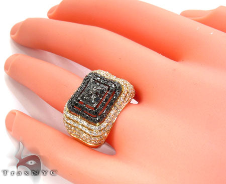 Castle Moat Diamond with Yellow Gold Ring 26321 - Image 7