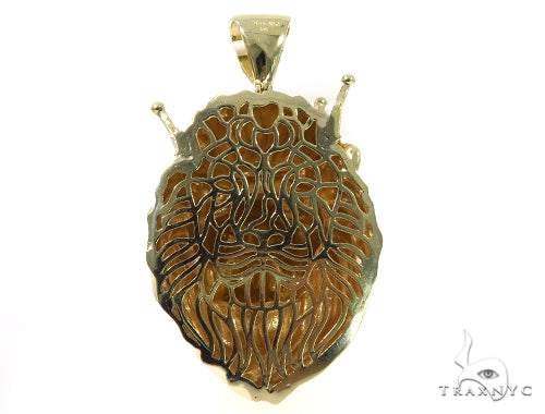 Yellow gold lion head pendant with crown, detailed mane and intricate face engraving