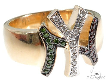 Custom diamond ring in 14k yellow gold – front-facing view of stone setting and band