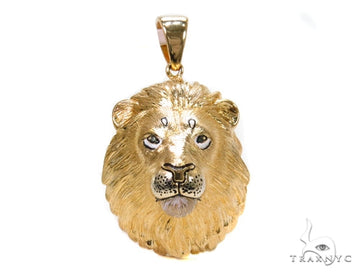 Custom lion king diamond pendant in 14k yellow gold – front view showing prong-set round diamonds across mane and face
