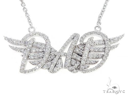 Custom DAD pendant with angel wings in gold – round-cut diamonds set across lettering and wing detail, front view