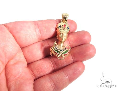 Custom Made Nefertiti Pendant 63917 | TraxNYC
