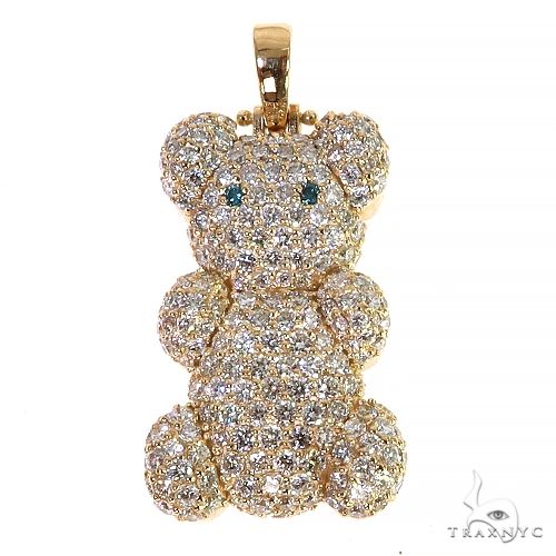 Custom teddy bear diamond pendant in 14k gold – front-facing sculptural figure with diamond detailing