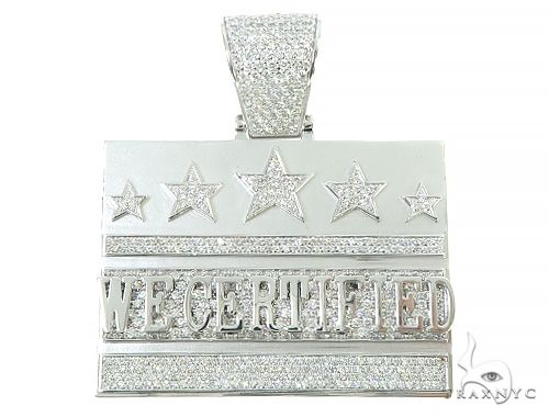 Custom certified diamond pendant in white and yellow gold – front-facing view showing diamond setting detail