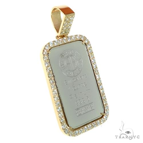Rectangular platinum pendant bar with diamond-studded frame and bail, Swiss 1 ounce mark