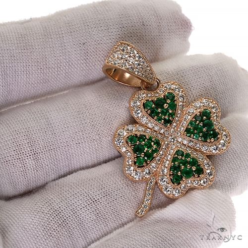 Four Leaf Clover Pendant 70023 | TraxNYC