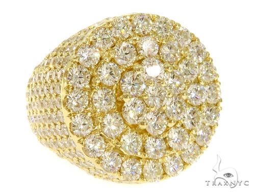 Men's cluster diamond ring, multi-stone setting with densely packed round diamonds, top-down view