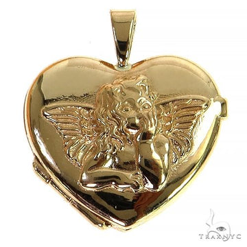 Heart shape photo pendant in polished metal – front view showing heart frame and center photo compartment