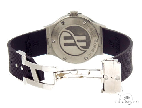 Hublot Diamond Classic Fusion Titanium 36mm 43087 - Image 10