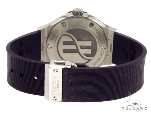 Hublot Diamond Classic Fusion Titanium 36mm 43087 - Image 9