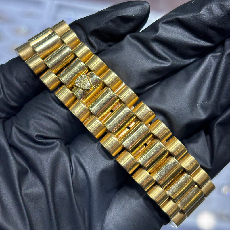 Rolex Day-Date 36mm | 18K Yellow Gold | Champagne Stick Dial, photo 2 of 2