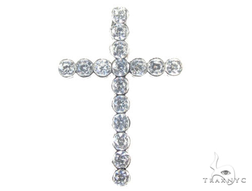 18K white gold cross pendant with bezel-set diamonds across both arms