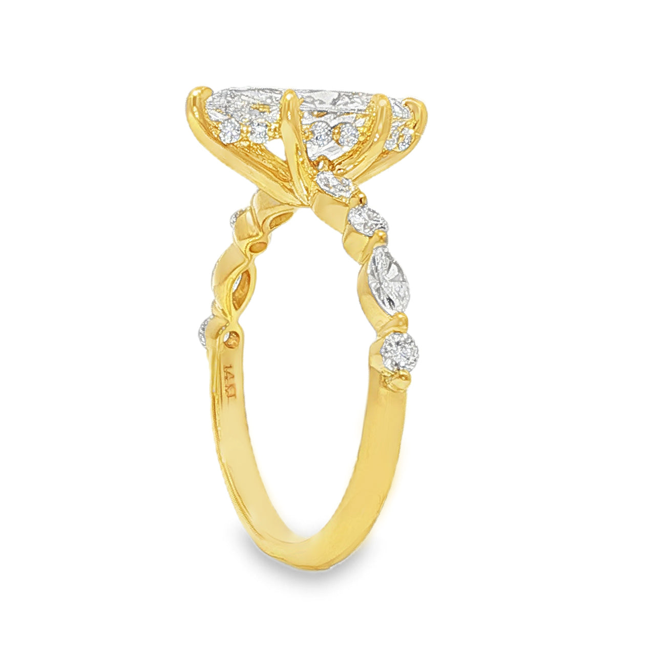 Marquiseくん Marquise Diamond Engagement Ring 70845 | TraxNYC
