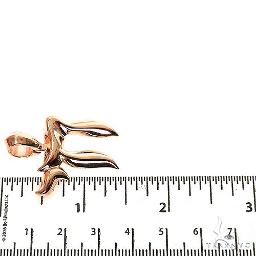 14K Gold Medium Jewish Chai Pendant, photo 5 of 7