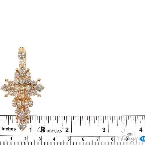 Mini Sovereign's Halo Diamond Cross pendant 69550 - Image 5