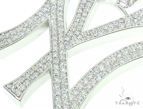 14K Gold New York Yankee Diamond Pendant, photo 4 of 7