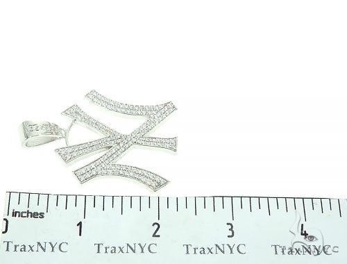 14K Gold New York Yankee Diamond Pendant, photo 6 of 7