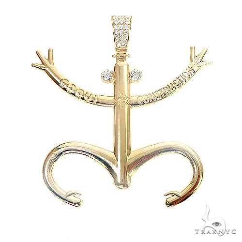 Puerto Rican coqui logo pendant in 14k yellow gold – front-facing sculpted frog silhouette
