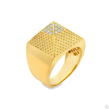 Mens 14k yellow gold pyramid diamond ring – diamond-set apex, angled side view