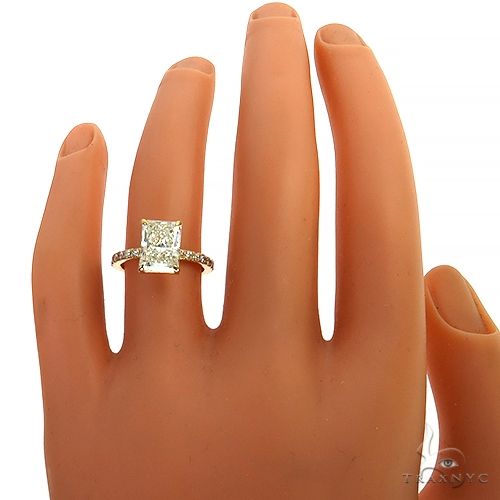 Radiant Cut Diamond Engagement Ring 68554 - Image 6