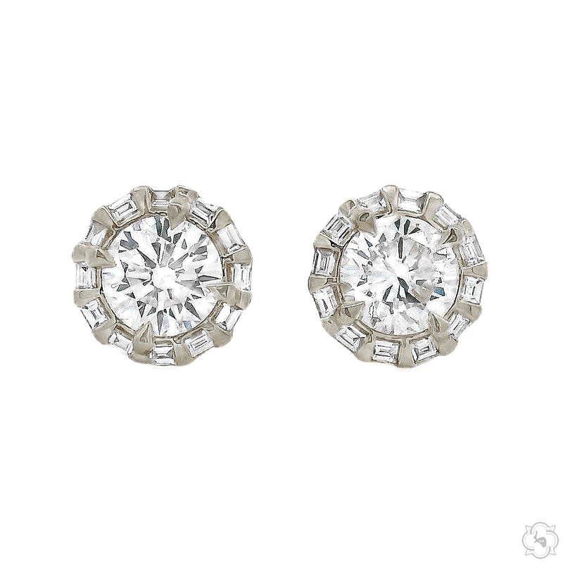 Round Diamond Studs in 18K gold, view 2