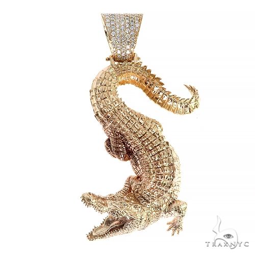 Solid 14k yellow gold alligator pendant with round-cut diamond accents, front-facing view