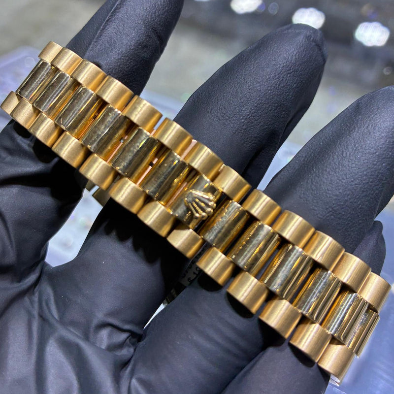Rolex Day-Date 36mm | 18K Yellow Gold | Champagne Stick Dial