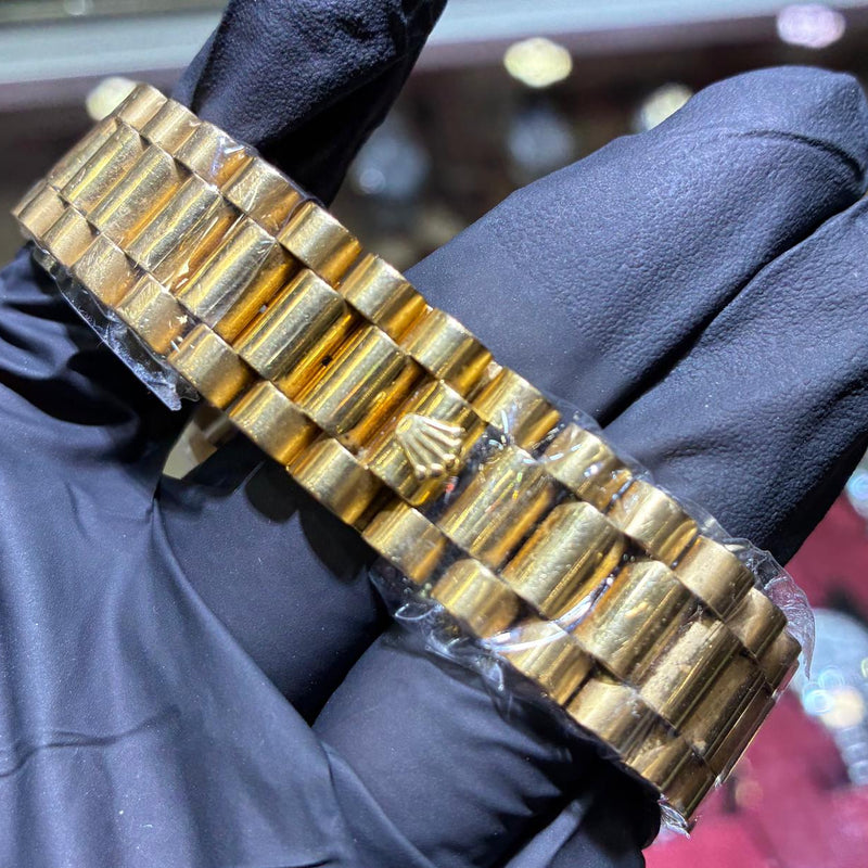 Rolex Day-Date 36mm | 18K Yellow Gold | Black Roman Dial, photo 2 of 2